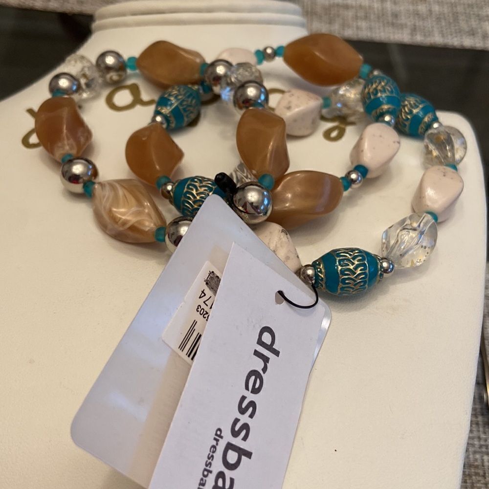 DressBarn 3 elastic bracelets NWT beads - Picture 3 of 6
